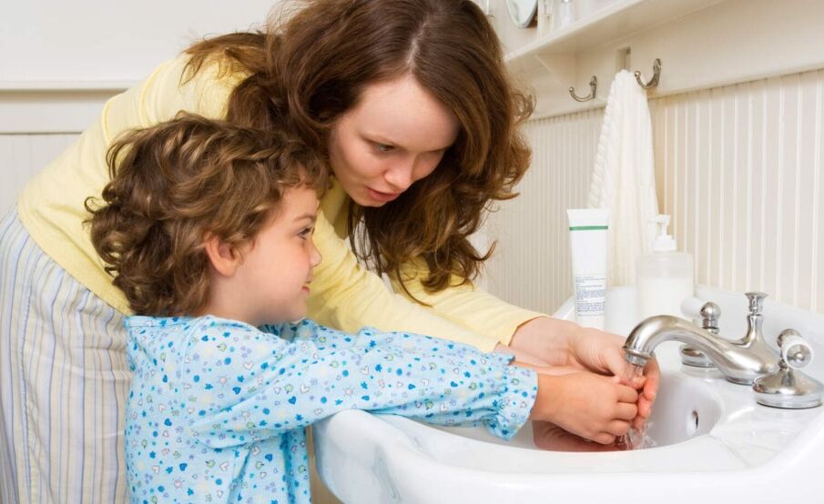 Para evitar que os vermes entren no corpo do neno, debes seguir as normas de hixiene