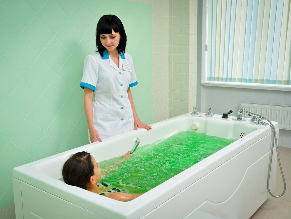 Un baño con herbas medicinais axuda a desfacerse dos vermes